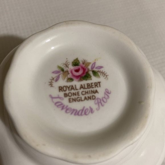 Royal Albert Lavender Rose Cream Jug & Sugar Bowl Set Bone China - Picture 9 of 12